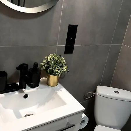 Apartament Hola Legionow *