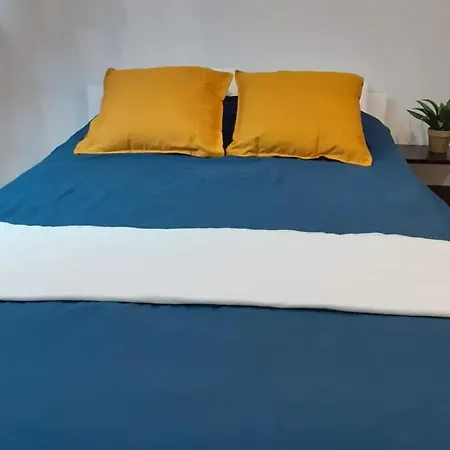 Hola Legionow Apartament *