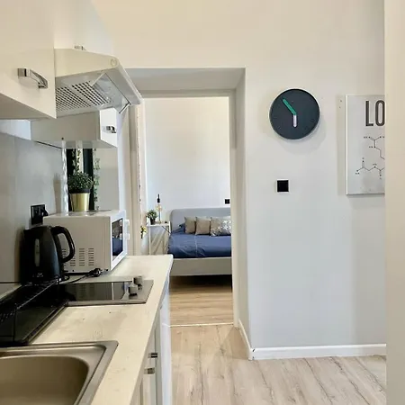 Hola Legionow Apartament *